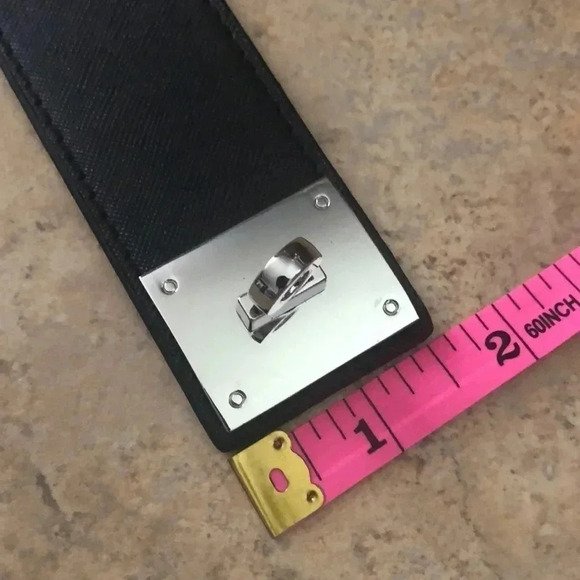 Vegan Leather Twist Lock Bracelet - Picture 5 of 5